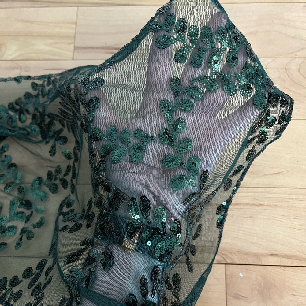 Tablecloth Overlay Set - Picture 3 of 4